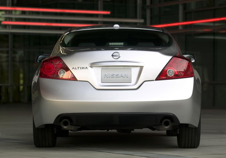  Nissan Altima Coupe (U32) 2008 года  (фото 12 из 54)